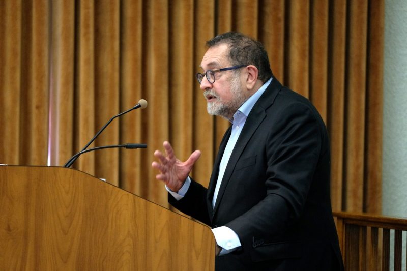 Steven J. Zipperstein